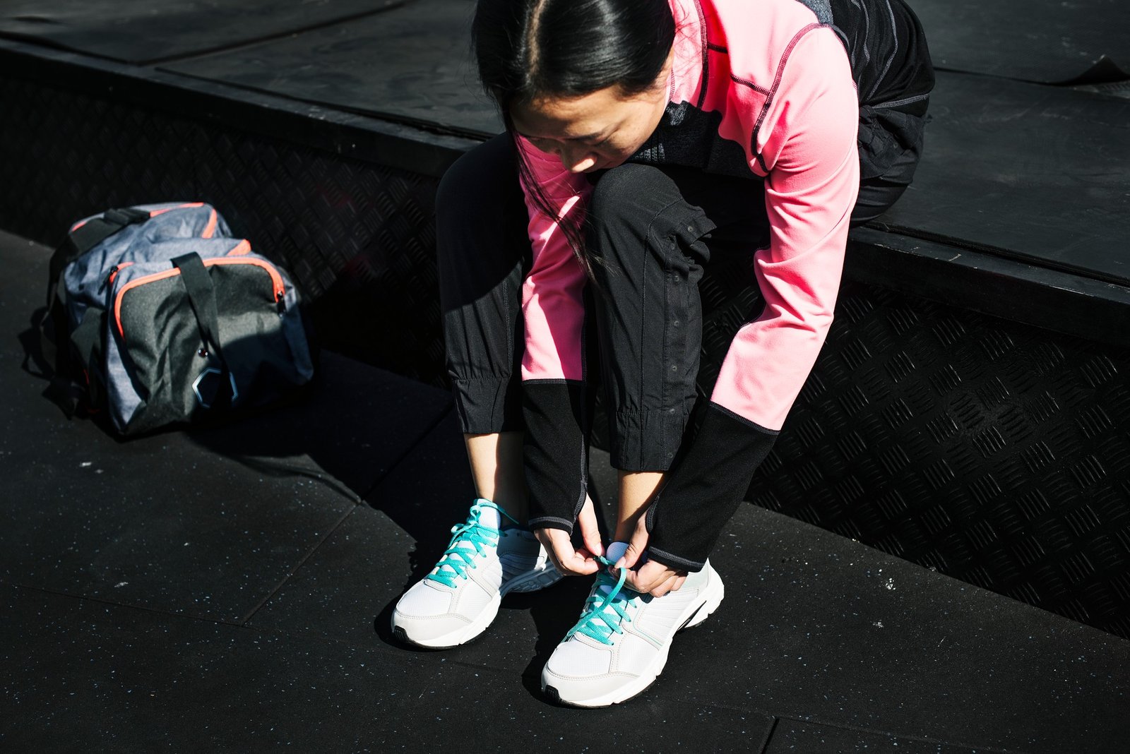 Sportschuhe mit ungewöhnlichem Ammoniakgeruch nach dem Sport